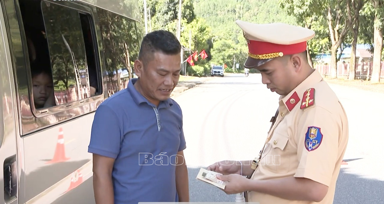 Lực lượng cảnh sát giao thông  - Công an tỉnh tăng cường công tác tuần tra kiểm soát đam rbaor trật tự ATGT.